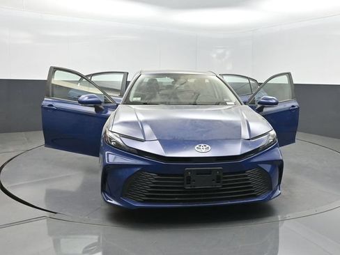 Used 2025 Toyota Camry LE FWD image 38