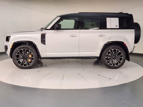 New 2026 Land Rover Defender 110 OCTA AWD/4WD image 8