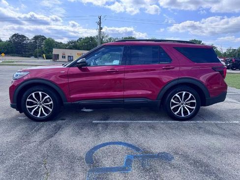 Certified 2025 Ford Explorer ST-Line RWD image 4