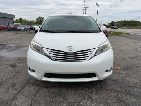Used 2017 Toyota Sienna Limited FWD image 22