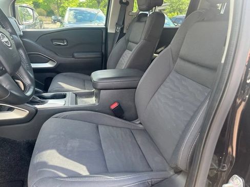 Used 2024 Nissan Frontier SV w/ Hardbody Edition AWD/4WD image 9