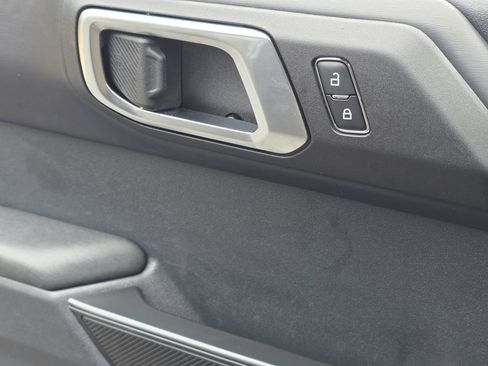 Used 2025 Ford Bronco Badlands image 17