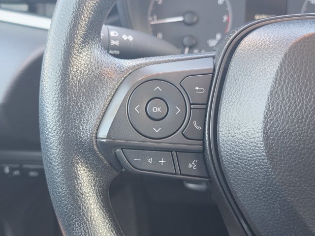 Used 2025 Toyota Corolla LE FWD image 27