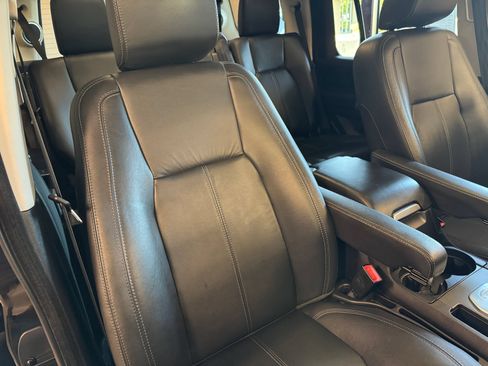 Used 2016 Land Rover LR4 HSE LUX AWD/4WD image 76