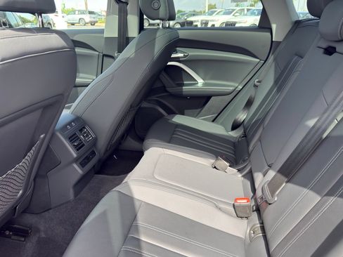 Used 2025 Audi Q5 Premium w/ Convenience Package AWD/4WD image 28