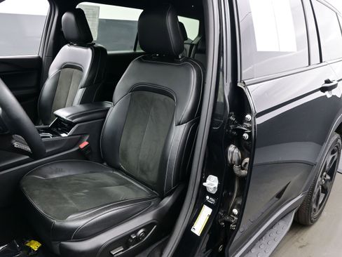 Used 2023 Jeep Grand Cherokee L Altitude image 12