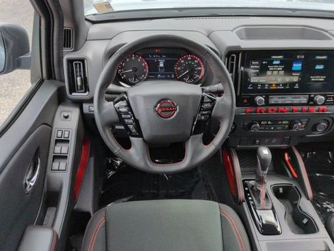 Used 2025 Nissan Frontier PRO-4X AWD/4WD image 15