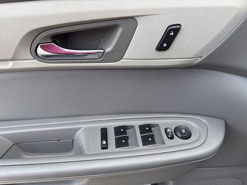 Used 2015 Chevrolet Traverse LT image 10