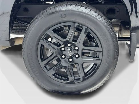 Used 2025 Chevrolet Silverado 1500 Custom image 50