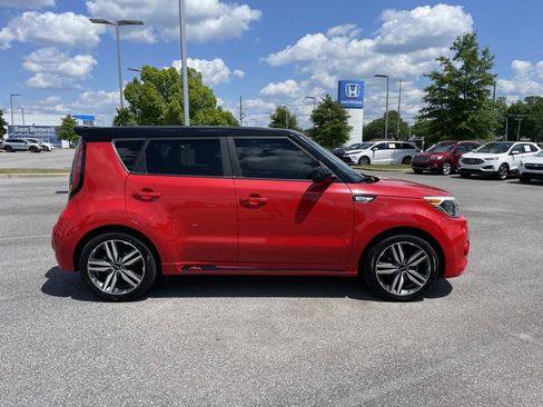Used 2019 Kia Soul + FWD image 2