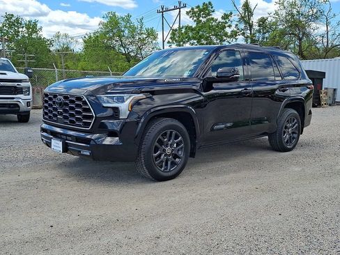Used 2024 Toyota Sequoia Platinum AWD/4WD image 6