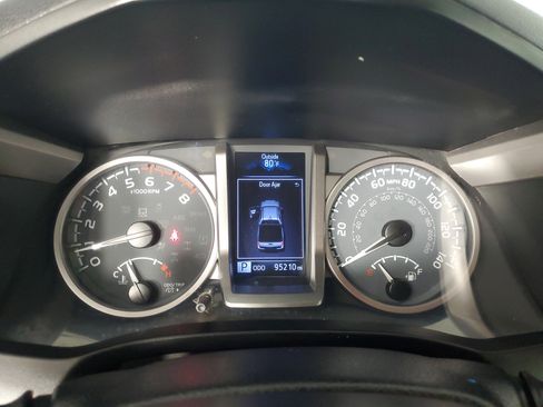 Used 2020 Toyota Tacoma SR5 RWD image 25