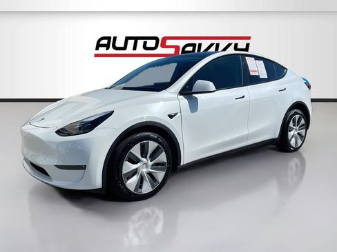 Used 2025 Tesla Model Y Long Range AWD/4WD image 3