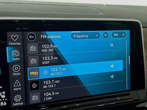 Used 2025 Volkswagen Atlas SE image 21