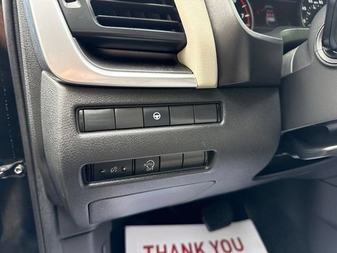 Used 2023 Nissan Rogue SV FWD image 16