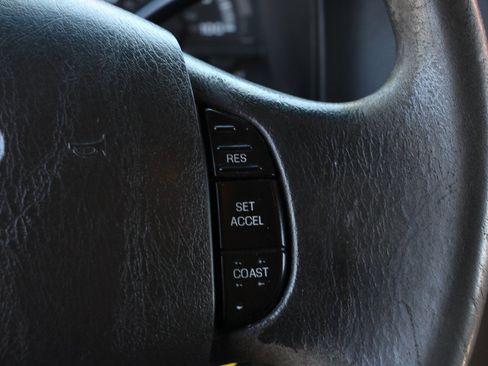 Used 2018 Ford E-350 and Econoline 350 Super Duty w/ Power Windows & Locks Group image 24