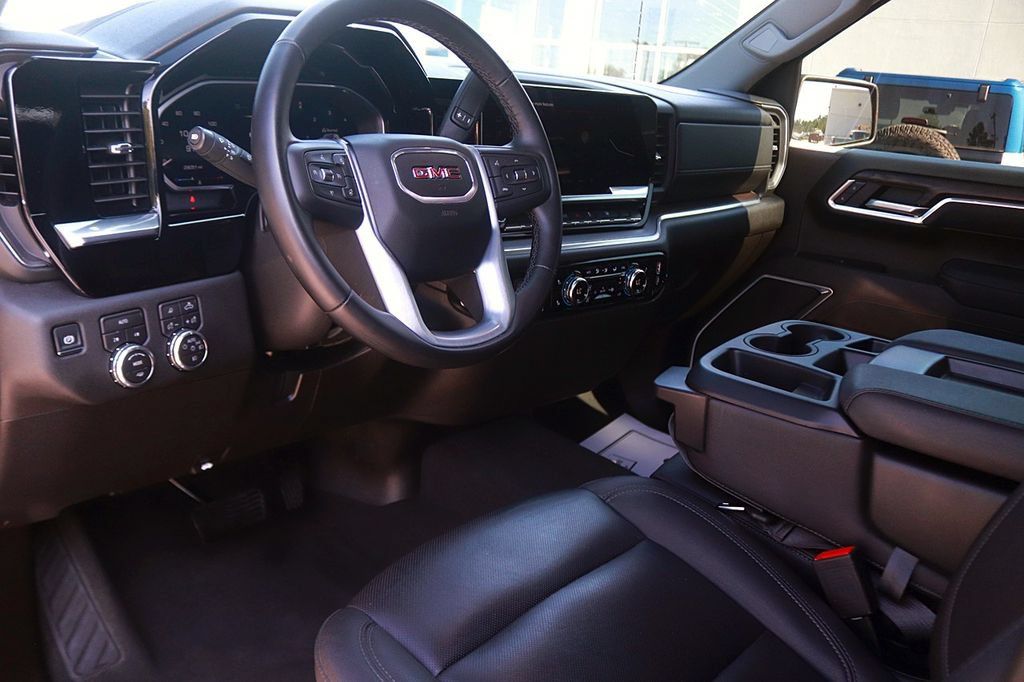 Used 2026 GMC Sierra 1500 SLT AWD/4WD image 15