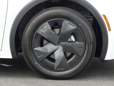 New 2026 Toyota Prius LE image 4