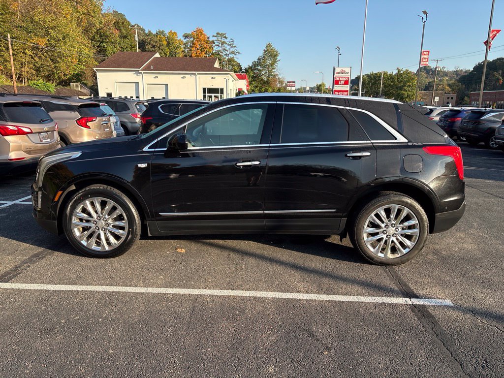 Used 2017 Cadillac XT5 Platinum w/ Driver Assist Package AWD/4WD image 2