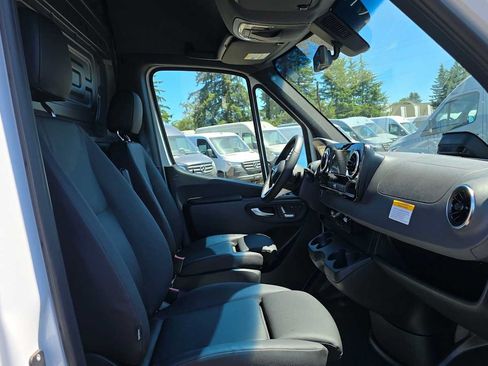 Used 2026 Mercedes-Benz Sprinter 2500 image 11