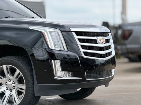 Used 2019 Cadillac Escalade Premium Luxury image 8