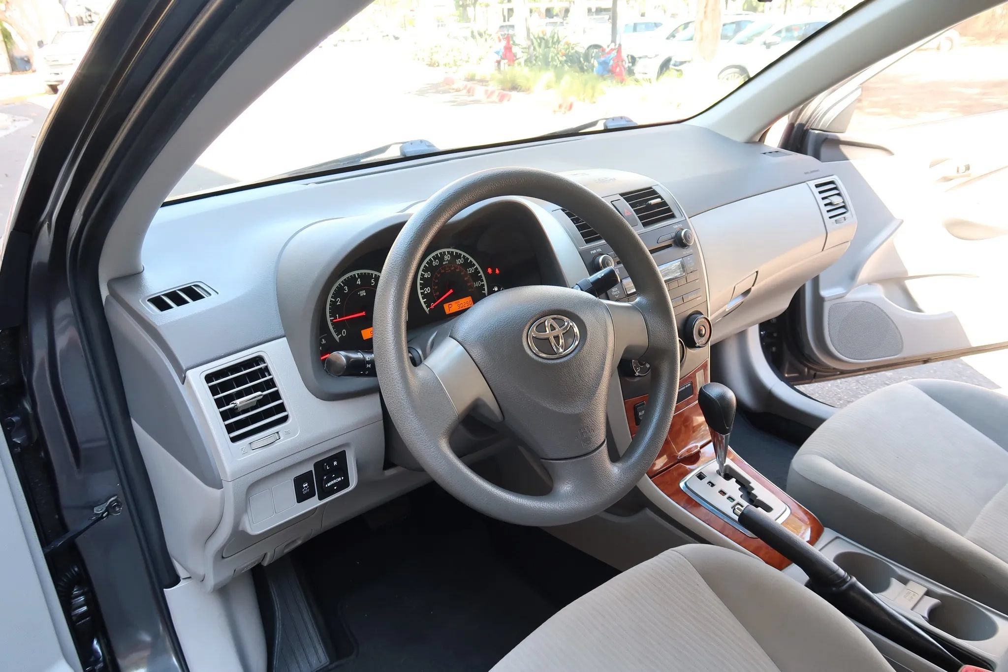 Used 2010 Toyota Corolla FWD image 13