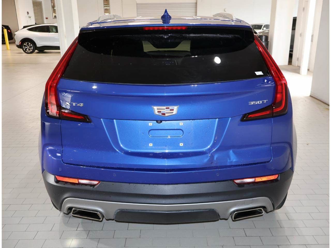 Used 2021 Cadillac XT4 Premium Luxury w/ Cold Weather Package FWD image 6