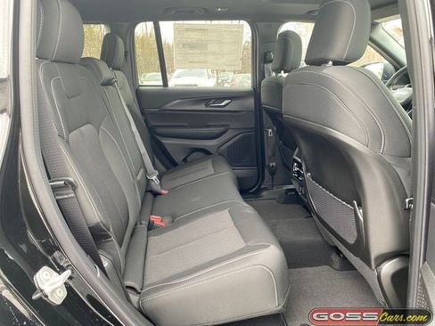 New 2025 Jeep Grand Cherokee Laredo X w/ Luxury Tech Group I image 7