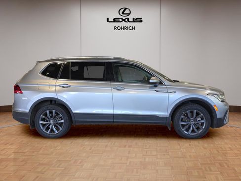 Used 2022 Volkswagen Tiguan SE image 4