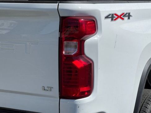 Used 2025 Chevrolet Silverado 2500 LT w/ Convenience Package image 47