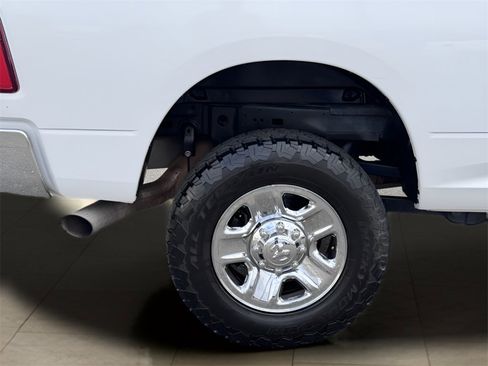 Used 2018 RAM 2500 SLT image 41