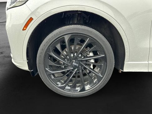 Used 2025 Lincoln Aviator Reserve w/ Equipment Group 201A AWD/4WD image 16