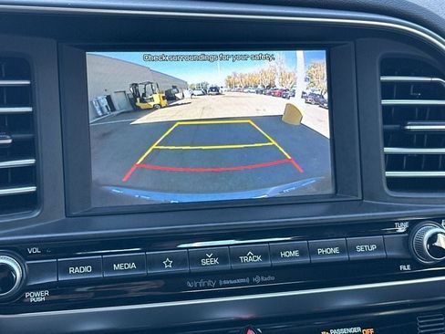 Used 2019 Hyundai Elantra Limited w/ Cargo Package image 15