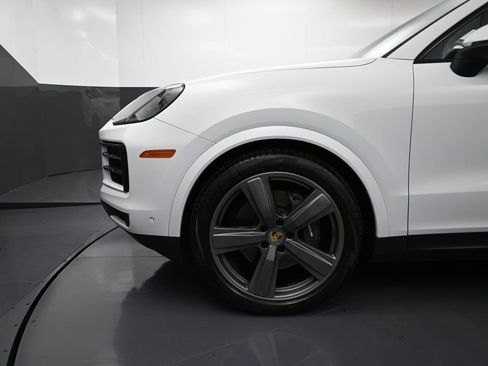 Certified 2024 Porsche Cayenne Coupe AWD/4WD image 12