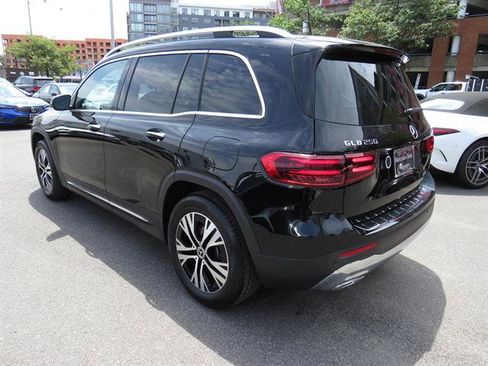 Used 2026 Mercedes-Benz GLB 250 4MATIC image 2
