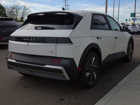 New 2026 Hyundai Ioniq 5 SEL image 5