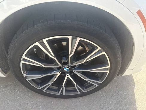 Used 2021 BMW X7 xDrive40i w/ M Sport Package AWD/4WD image 13