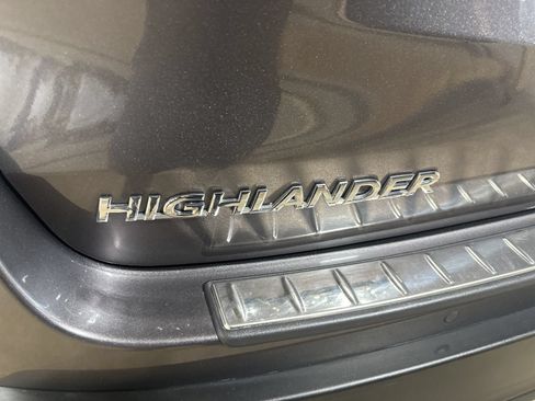 Used 2019 Toyota Highlander Limited w/ Protection Package #3 AWD/4WD image 7