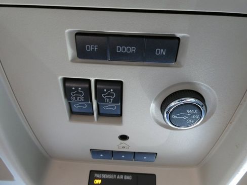 Used 2019 GMC Yukon XL Denali w/ Open Road Package image 40