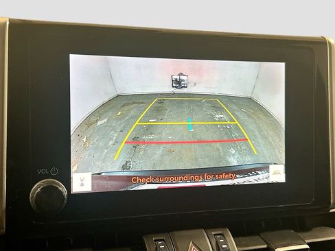 Used 2023 Toyota RAV4 XLE Premium image 11