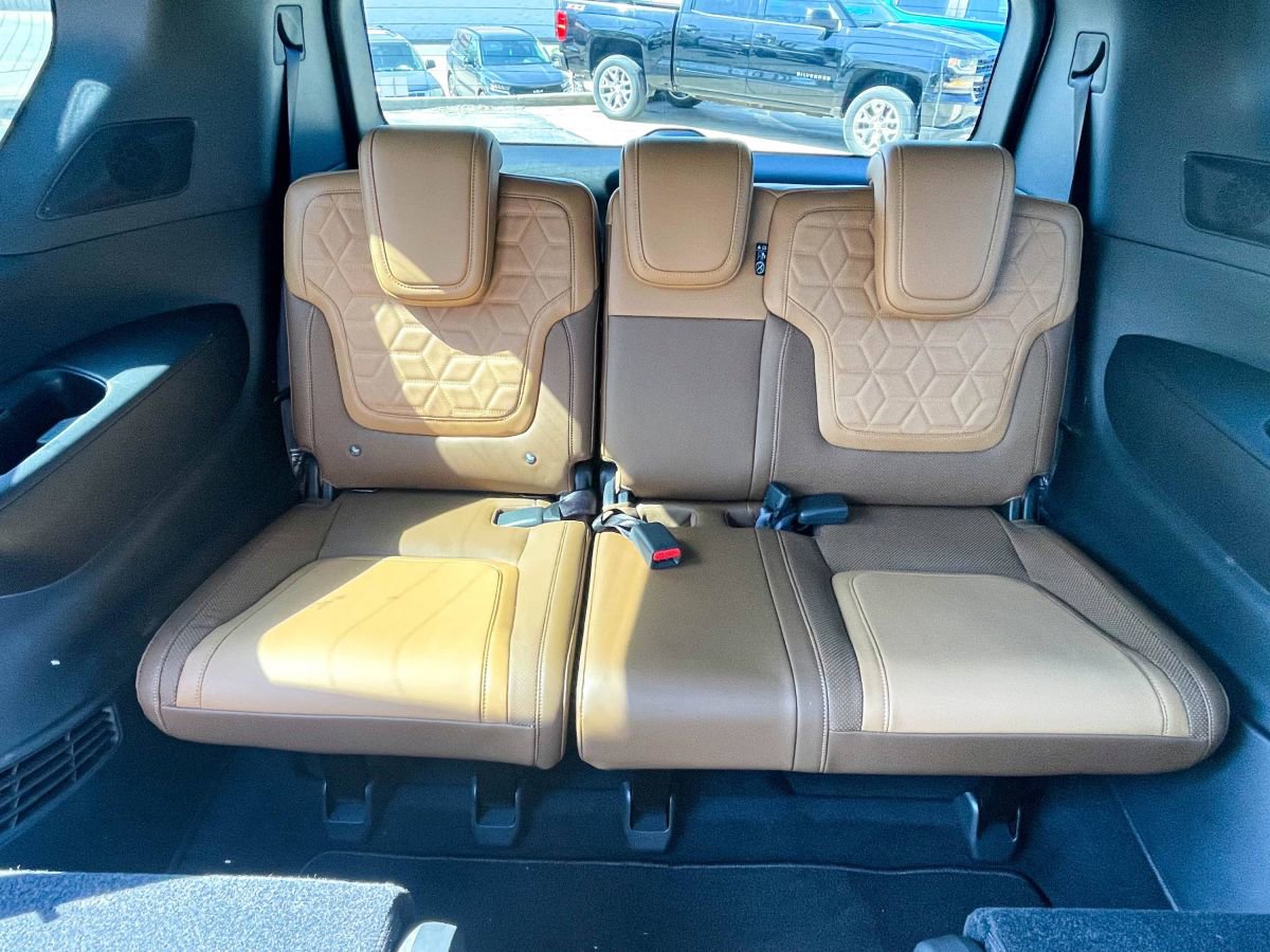 Used 2025 Nissan Armada Platinum Reserve AWD/4WD image 14