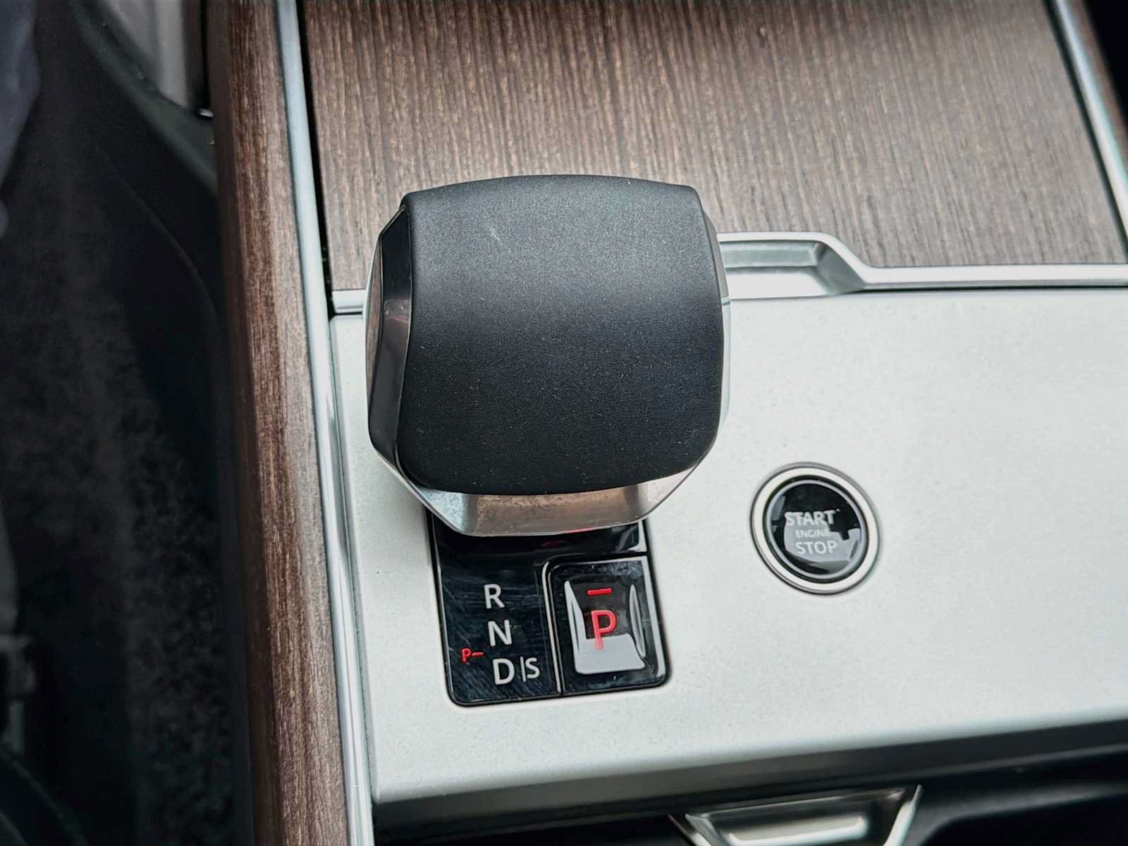 Certified 2024 Land Rover Range Rover SE AWD/4WD image 10