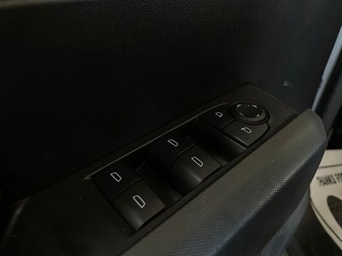 Used 2024 Chevrolet Colorado W/T image 21