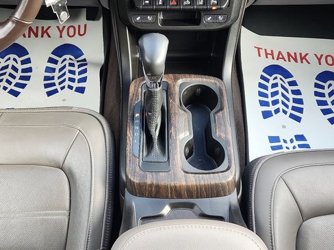 Used 2022 GMC Canyon Denali image 19