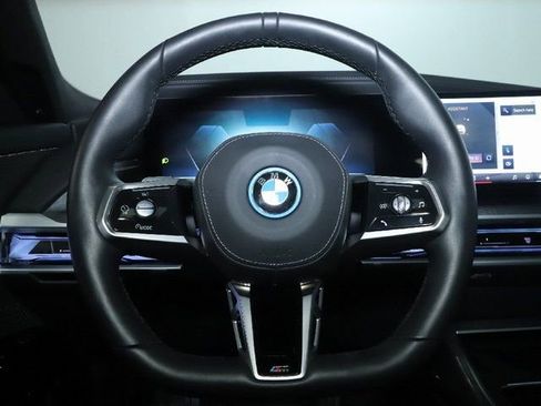 Certified 2025 BMW i7 xDrive60 image 23
