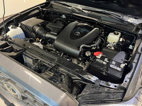 Certified 2023 Toyota Tacoma TRD Off-Road image 8