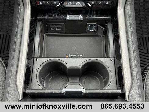 Used 2021 GMC Yukon XL Denali w/ Denali Premium Package image 19