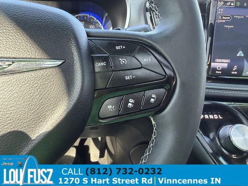 Used 2024 Chrysler Pacifica Limited w/ S Appearance Package FWD image 24