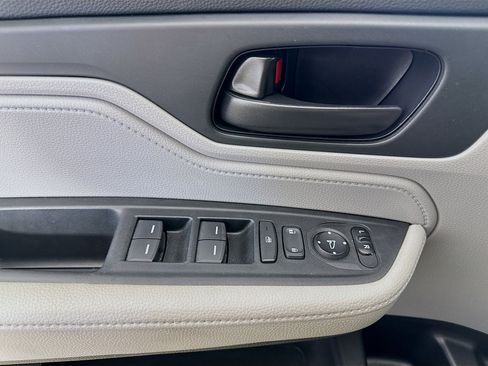Used 2023 Honda Odyssey EX image 19