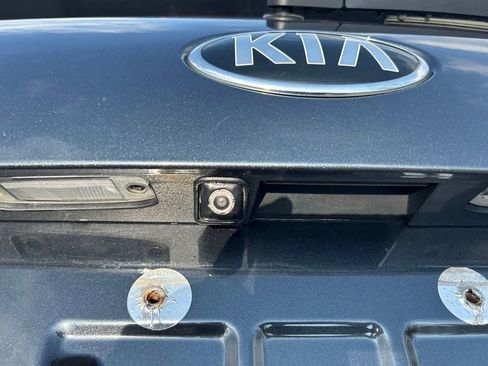 Used 2020 Kia Sorento EX image 19